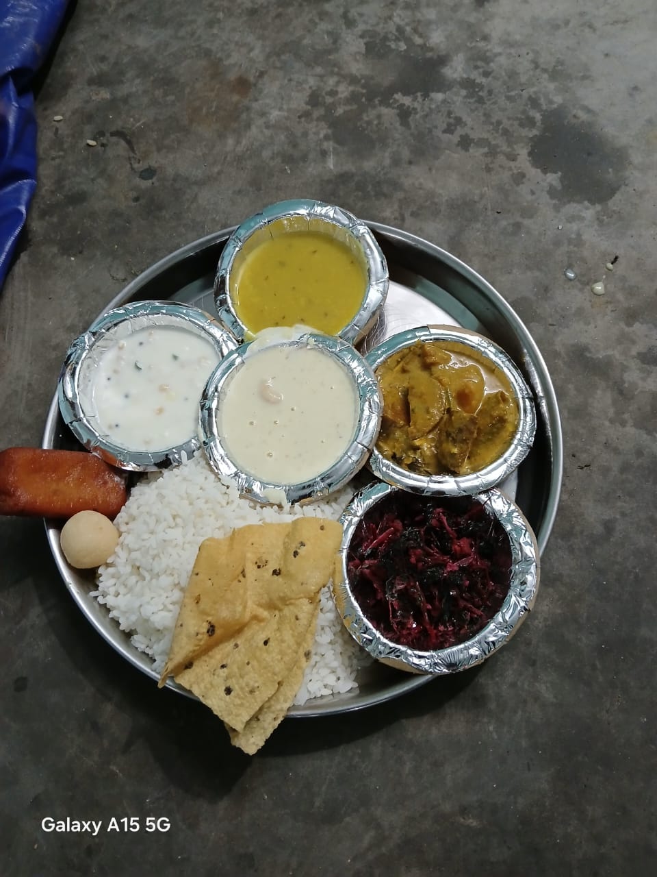 A thali of rice and assorted dishes served during the tour