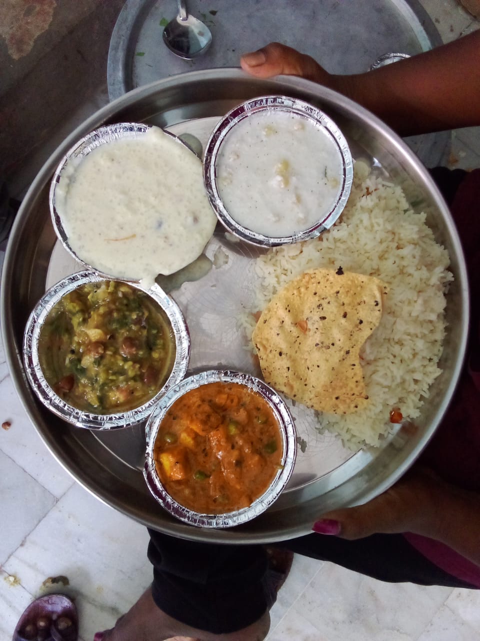 A thali of rice and assorted dishes served during the tour