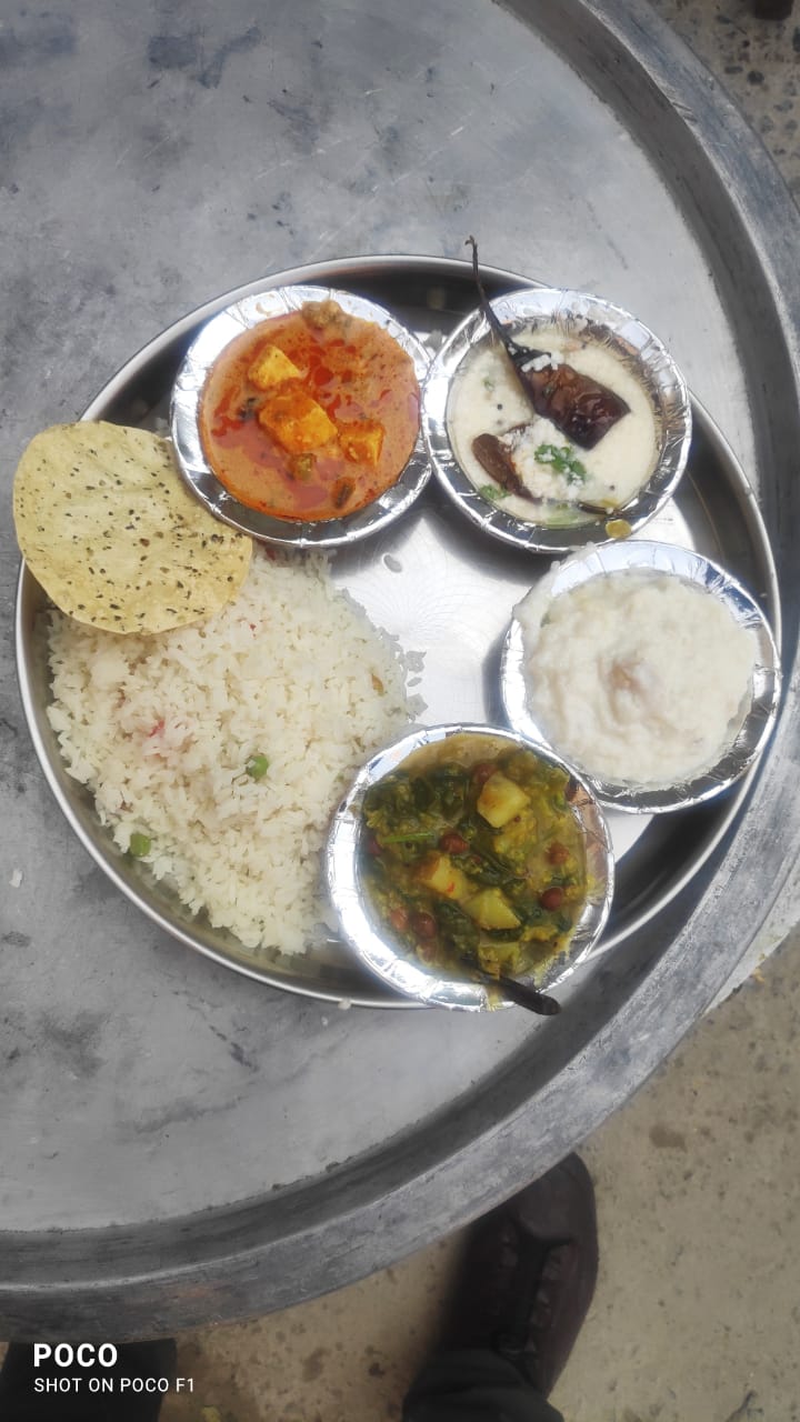 A thali of rice and assorted dishes served during the tour